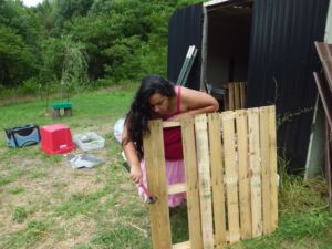 Как сделать забор на даче