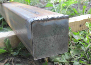 Приваренный металлический защитный элемент из листа металла