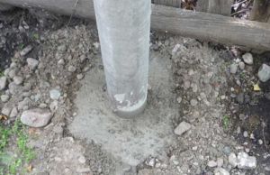 Применение асбестоцементных труб для столбов забора на пучинистых грунтах
